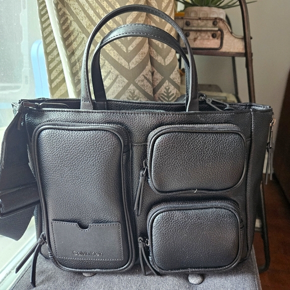 Calvin Klein Handbags - Calvin Klein organizational tote bag
